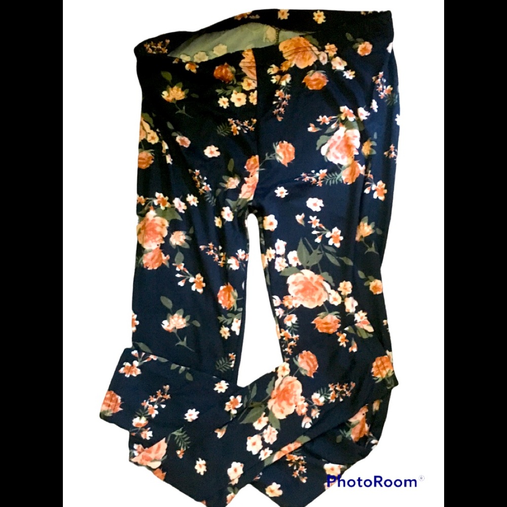 Lily Morgan tightsvbavy blue with floral print throughout